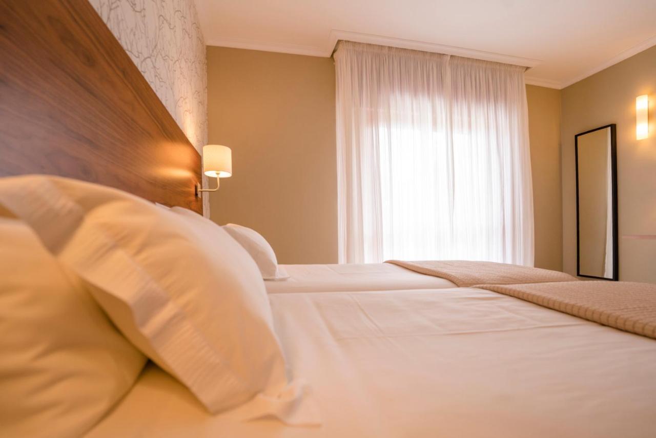 Hotel Piramide ปอร์โตโนโว ภายนอก รูปภาพ