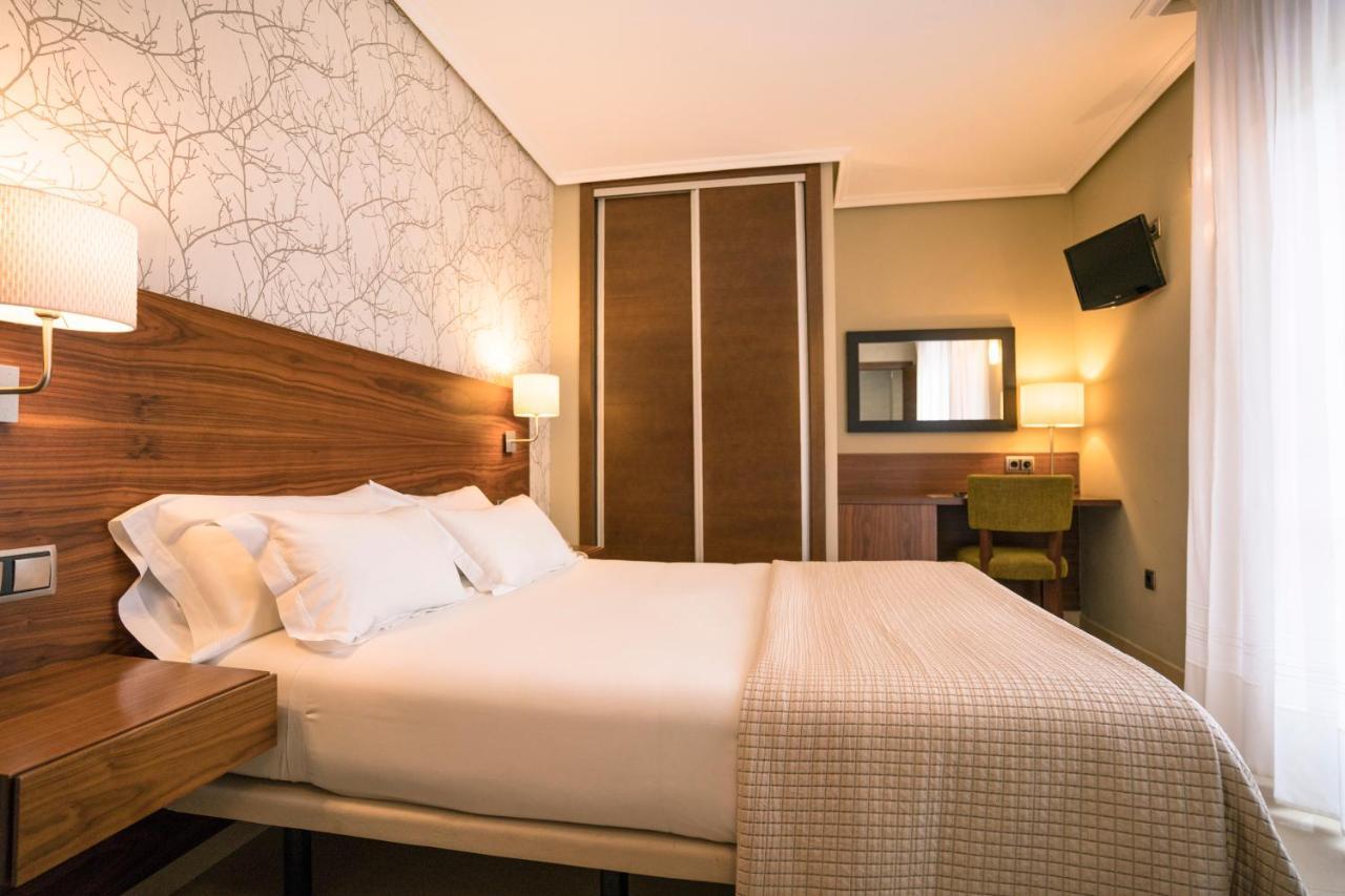 Hotel Piramide ปอร์โตโนโว ภายนอก รูปภาพ