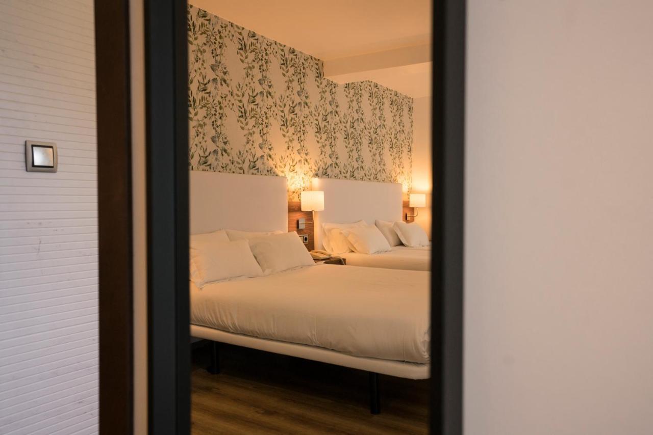 Hotel Piramide ปอร์โตโนโว ภายนอก รูปภาพ