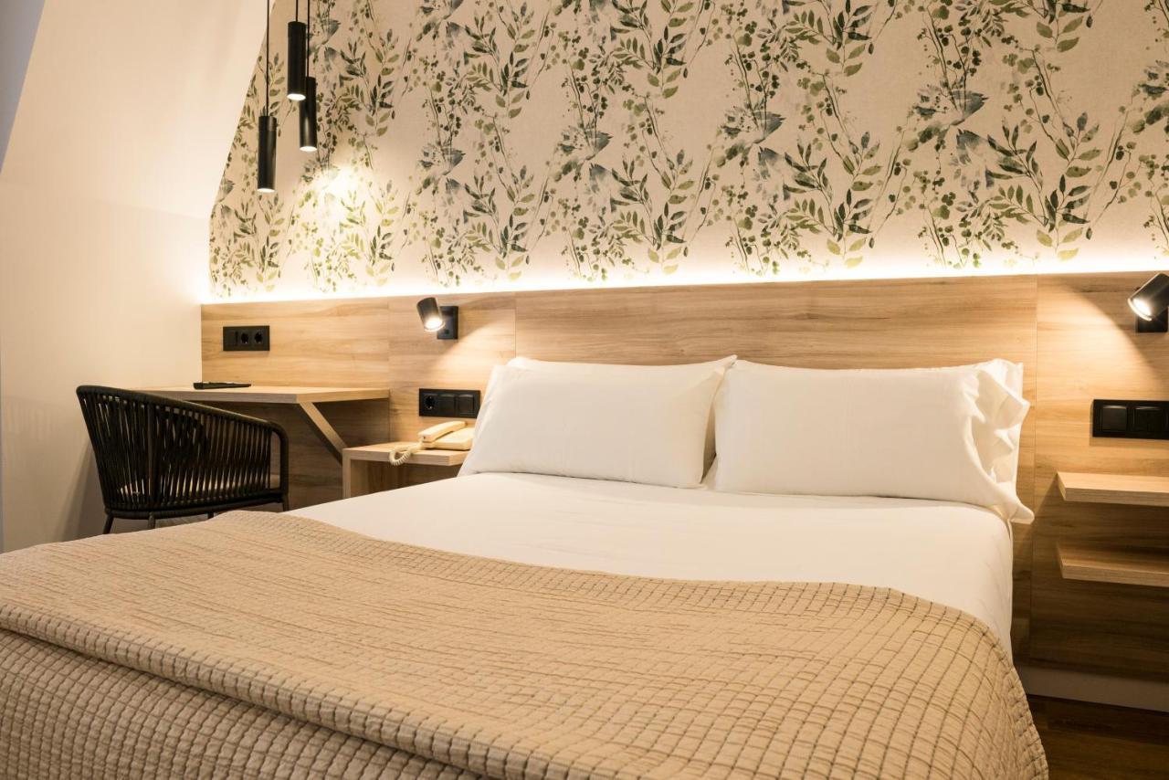 Hotel Piramide ปอร์โตโนโว ภายนอก รูปภาพ